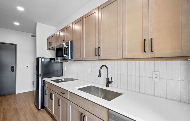 Studio, 1 bath, 392 sqft, $1,225, Unit 410