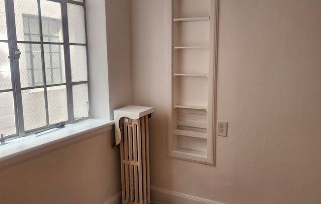 1 bed, 1 bath, 655 sqft, $1,549, Unit 305