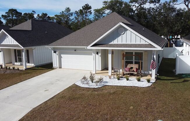 East Navarre 4bed/2bath AVAILABLE NOW!