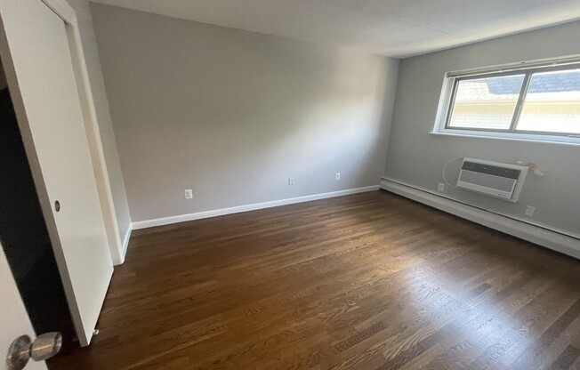 2 beds, 2 baths, 1,100 sqft, $3,980, Unit 9