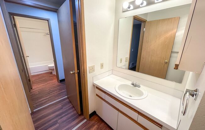 2 beds, 2 baths, 900 sqft, $2,695, Unit 210