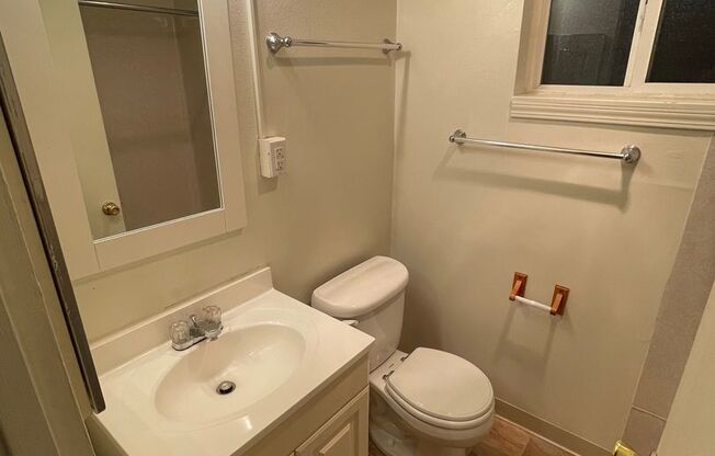 Studio, 1 bath, 350 sqft, $1,250, Unit 102