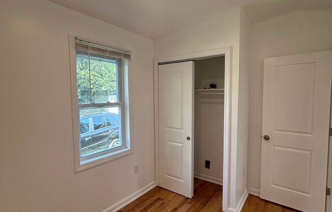 2 beds, 1 bath, $2,450, Unit Back