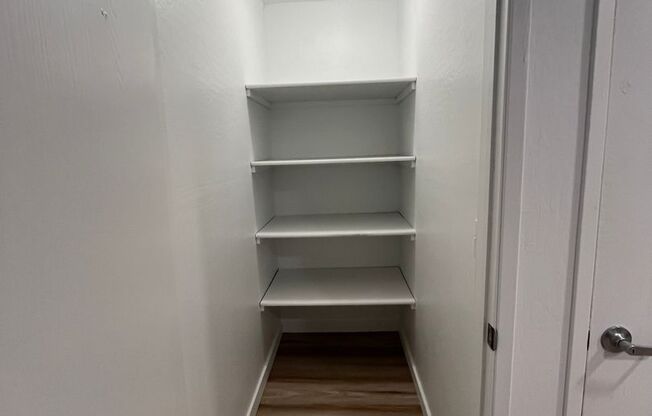 Studio, 1 bath, 480 sqft, $1,595, Unit 121