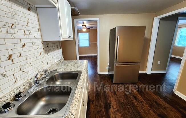 1029 W 38 ST