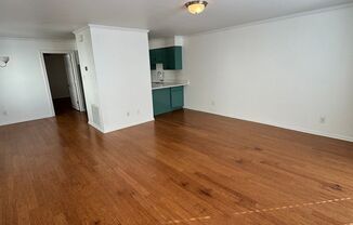 1 bed, 1 bath, 800 sqft, $1,599, Unit 412 A East Gaston Lane