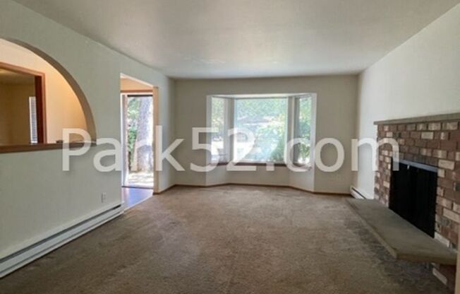 2 beds, 1 bath, $1,695