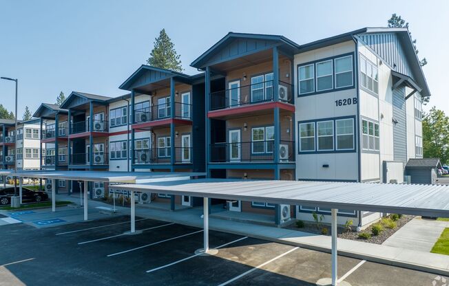 Studio, 1 bath, 752 sqft, $1,295, Unit B306