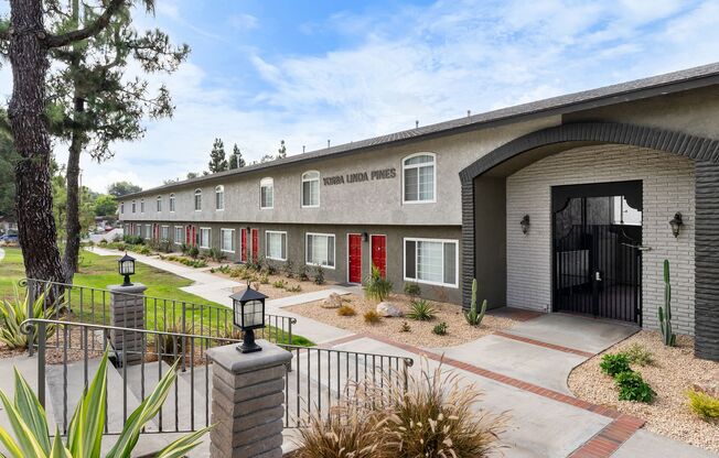 Yorba Linda Pines Apartments
