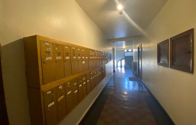 Studio, 1 bath, 400 sqft, $825, Unit 218