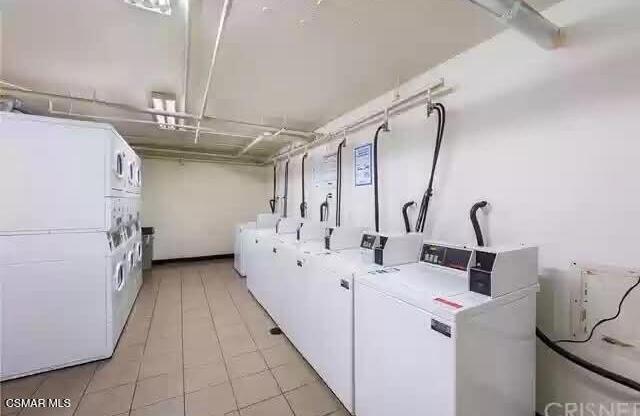 Studio, 1 bath, 352 sqft, $2,500, Unit 109