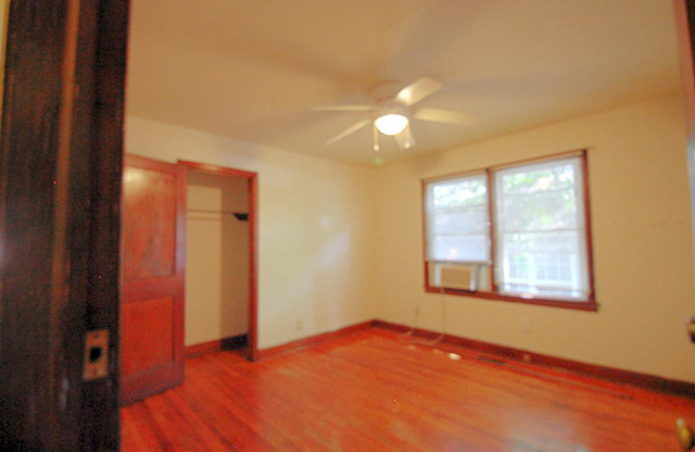 Cozy Duplex Apartment well located in Walltown in downtown Durham!