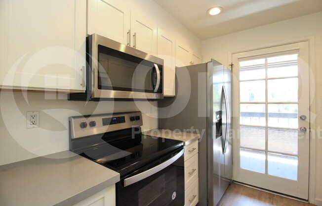 5998 N 78TH Street