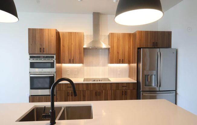 2 beds, 2 baths, 1,219 sqft, $2,950, Unit 911