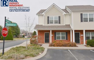 Amazing 3BR/2.5BA Murfreesboro townhome! Triple Blackman Schools!