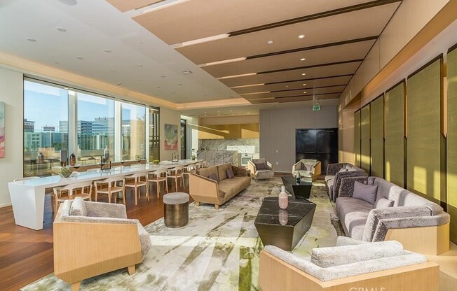 1 bed, 2 baths, 780 sqft, $3,300, Unit 2501