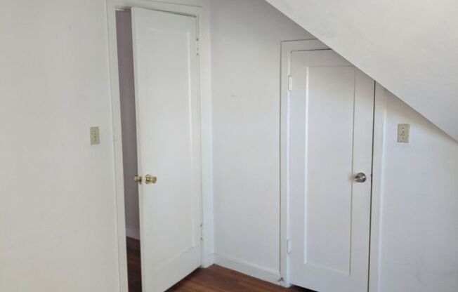 1 bed, 1 bath, $1,800, Unit 4