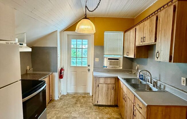 1 bed, 1 bath, $975, Unit UNIT 5