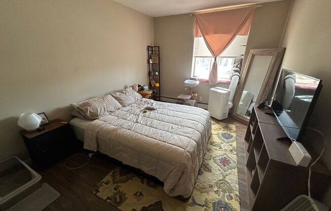 1 bed, 1 bath, $1,125, Unit 101