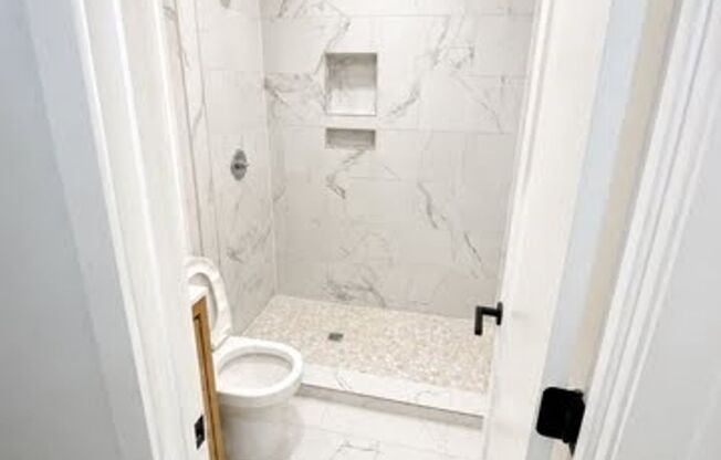 1 Bedroom Apartment Fully Renovated for Rent