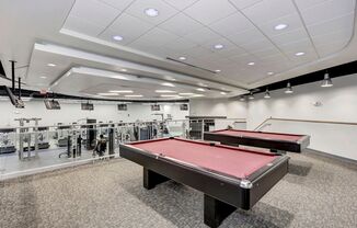 Spacious & Bright Studio at River Place East