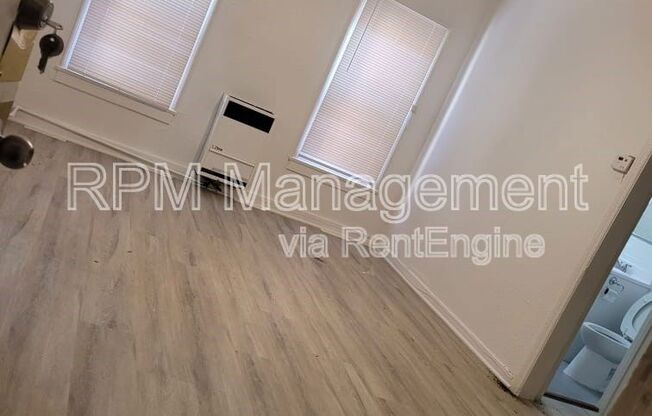 1117 S NORTON AVE