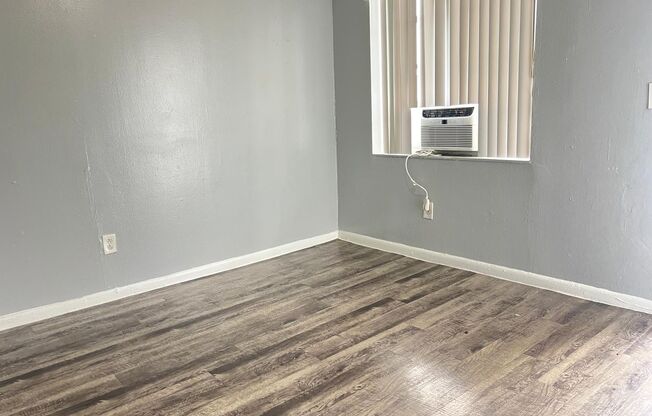 2 beds, 1 bath, 750 sqft, $1,800, Unit 5250-12