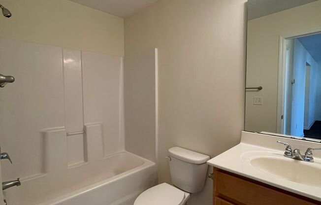 3 beds, 2 baths, $1,595