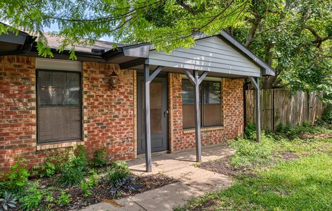 Charming home in Cedar Hill, Move in ready!