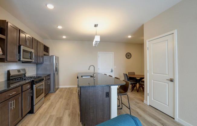 2 beds, 2 baths, 985 sqft, $1,399