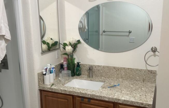 3 beds, 2 baths, $2,495, Unit Unit #1914
