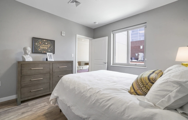 Studio, 1 bath, 387 sqft, $2,400, Unit 608