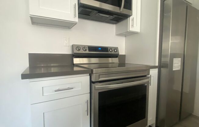 2 beds, 2 baths, $2,750, Unit 304