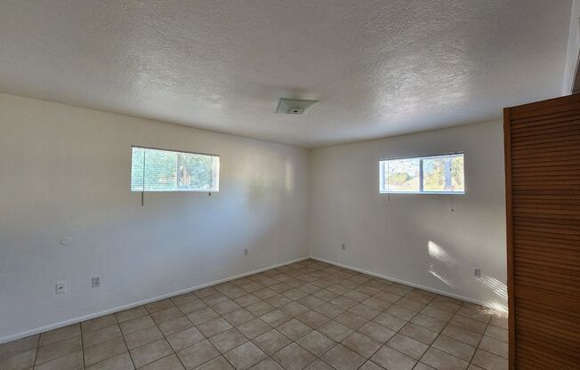 2 beds, 1 bath, $1,795, Unit # 1/2