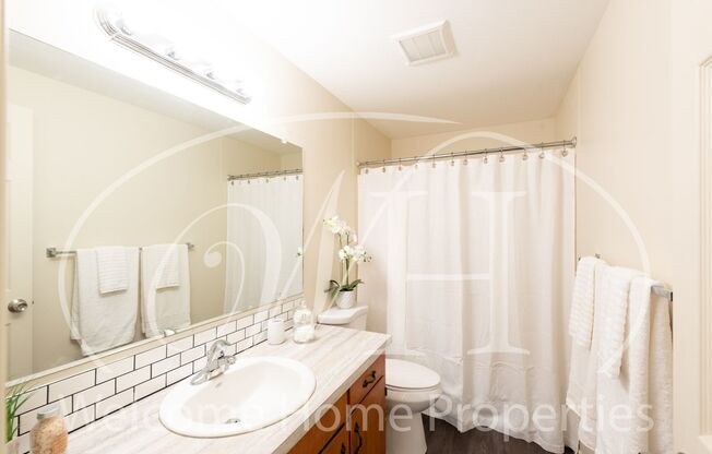 2 beds, 1 bath, 800 sqft, $1,325, Unit Irisview 215-202
