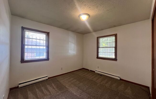 2 beds, 1 bath, $850