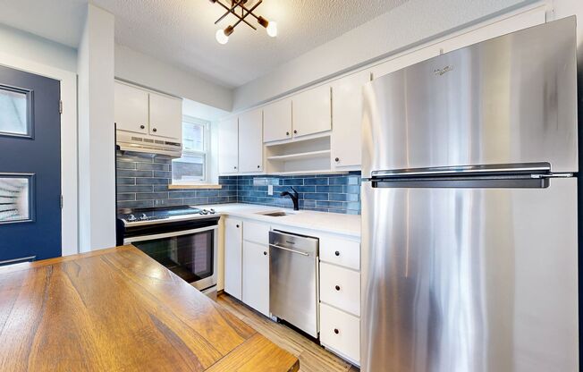 Adorable 2bd/1.5bth Townhome w/1 reserved parking space