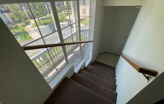 2 beds, 1 bath, $2,590