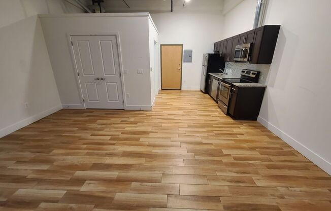Large studio newly renovated! - AVAILABLE JUNE 5