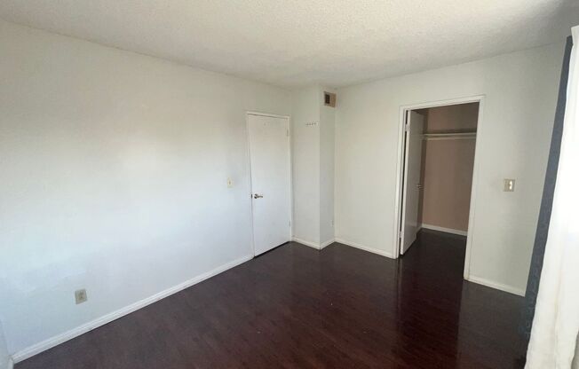 2 beds, 1.5 baths, $2,300