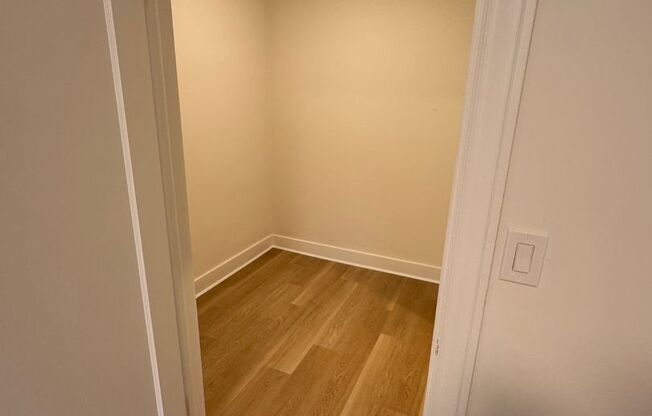 1 bed, 1 bath, 425 sqft, $1,646, Unit 409