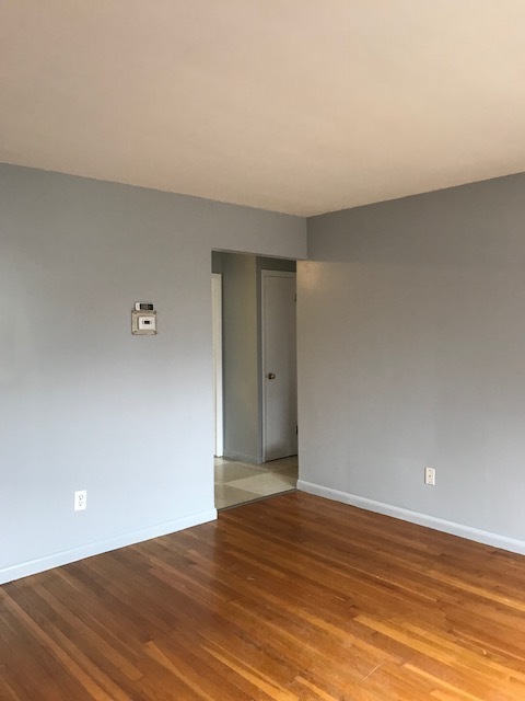 2 beds, 1 bath, 700 sqft, $1,425, Unit Unit 5