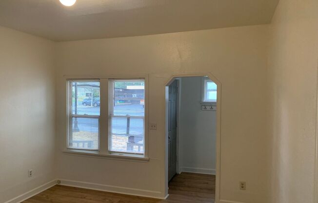 1 bed, 1 bath, 500 sqft, $725, Unit 2