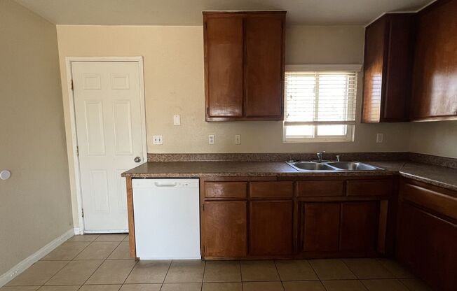 2 beds, 1 bath, $1,770