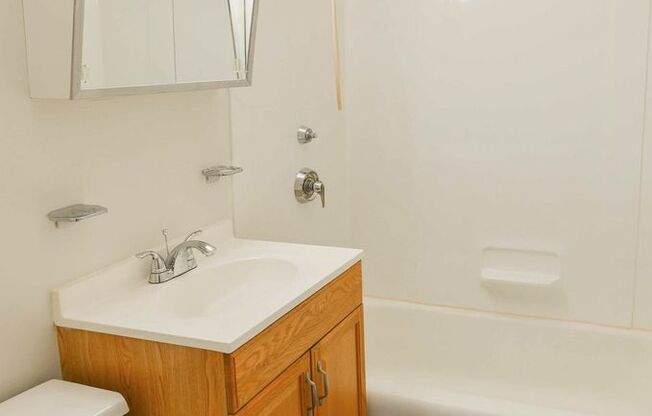 1 bed, 1 bath, $1,545, Unit 27A