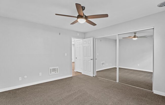 2 beds, 1 bath, 760 sqft, $2,699, Unit 40-213