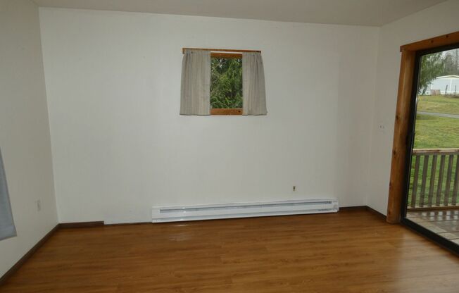 2 beds, 1 bath, $1,600