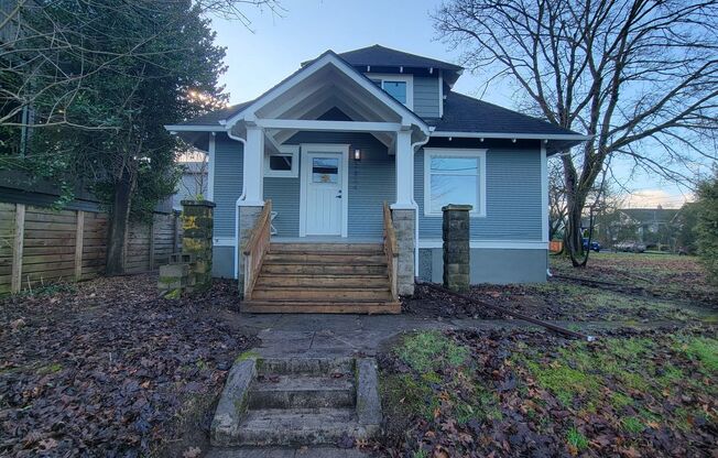 Don’t Miss This! Spacious 2 Bed, 2 Bath in North Portland