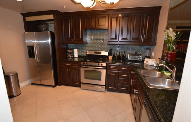 2 beds, 2 baths, $2,200, Unit # 137