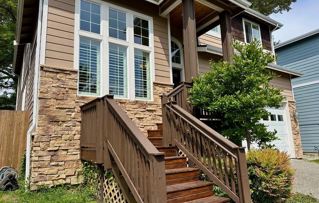 Charming 6 beds 2.5 bath house in Bothell!